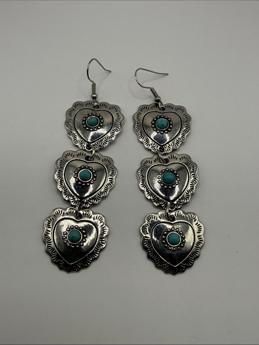 Vintage Southwestern Silver Tone Turquoise Blue Heart Dangle Drop Earrings